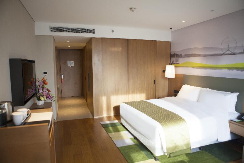 Holiday Inn & Suites Tianjin Downtown By Ihg,Tianjin Drum Tower,Joycity Shopping Mall,Tianjin Ancient Cultural Street,Haihe River,The Porcelain House,Convenient Access To Tianjin Binhai International Airport Extérieur photo